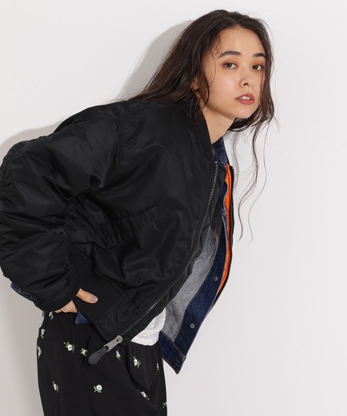 Alpha Industries（アルファインダストリーズ）の「【Alpha Industries】クロップドＭＡ－１（MA-1・レディース・グレー/ホワイト/ブラック・MEDIUM）」の15枚目の写真