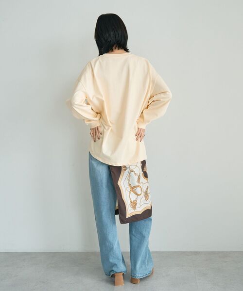 YECCA VECCA(イェッカヴェッカ)の「コットンルーズプルオーバー(Tシャツ/カットソー・レディース・オフホワイト/ブラック/ブラウン/ライトイエロー・FREE)」の19枚目の写真