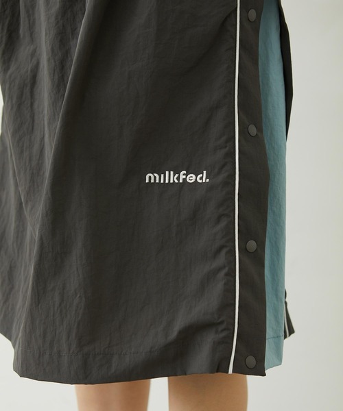 MILKFED.（ミルクフェド）の「CUTOUT LOGO TRACK SKIRT（スカート・レディース・ライトピンク/ブラック/チャコール・M/S）」の7枚目の写真