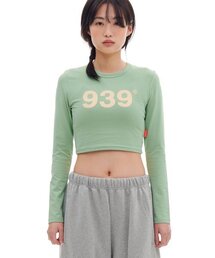 ARCHIVE BOLD（アーカイブボールド）の「939 LOGO CROP LONG SLEEVE (PALE SAGE)（Tシャツ/カットソー）」