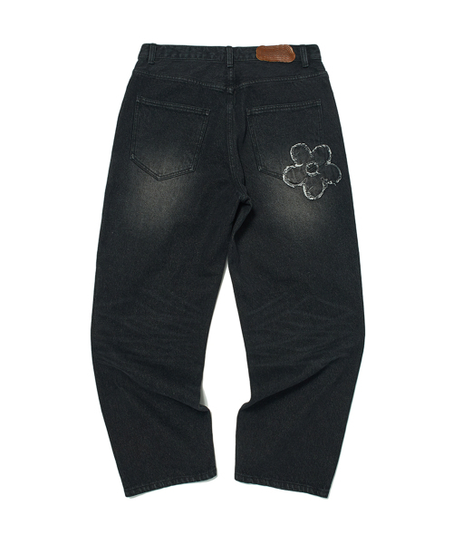 WKNDRS（ウィーキャンドース）の「FLORAL DENIM PANTS (BLACK)（デニムパンツ・レディース・その他・LARGE/X-LARGE/MEDIUM）」の2枚目の写真