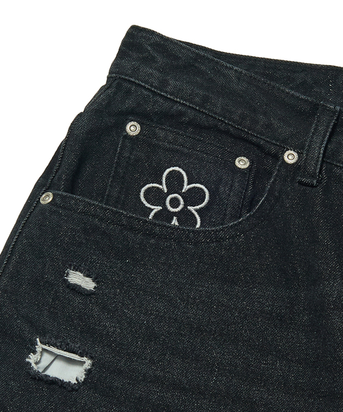 WKNDRS（ウィーキャンドース）の「FLORAL DENIM PANTS (BLACK)（デニムパンツ・レディース・その他・LARGE/X-LARGE/MEDIUM）」の4枚目の写真