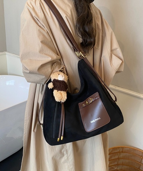 FREE STYLISTS(フリー スタイリスト)の「Y2K チャーム付き大容量バッグ ショルダーバッグ&斜め掛けバッグ デイリー&通勤用/3WAY(ショルダーバッグ・レディース・ブラック/ダークブラウン/ベージュ/カーキ・FREE)」の10枚目の写真