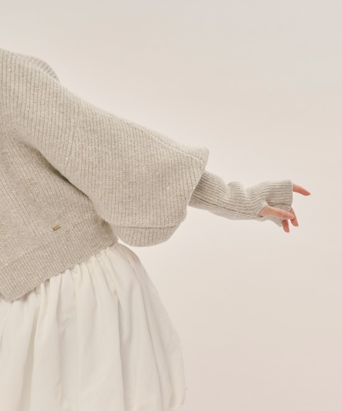 loin nuit（ロワンニュイ）の「sequin volume sleeve knit / スパンコールボリュームスリーブニット（ニット/セーター・レディース・アイボリー/チャコールグレー/ネイビー/テラコッタ・FREE）」の5枚目の写真