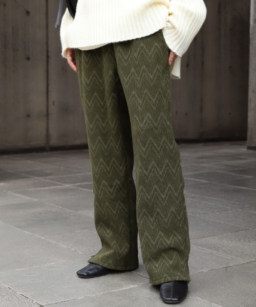 HUG.U(ハグユー)の「ヘリンボーン柄 暖か裏ボアパンツ(その他パンツ・レディース・カーキ/ブラック・M(トール丈)/L(トール丈)/M(レギュラー丈)/L(レギュラー丈))」の4枚目の写真