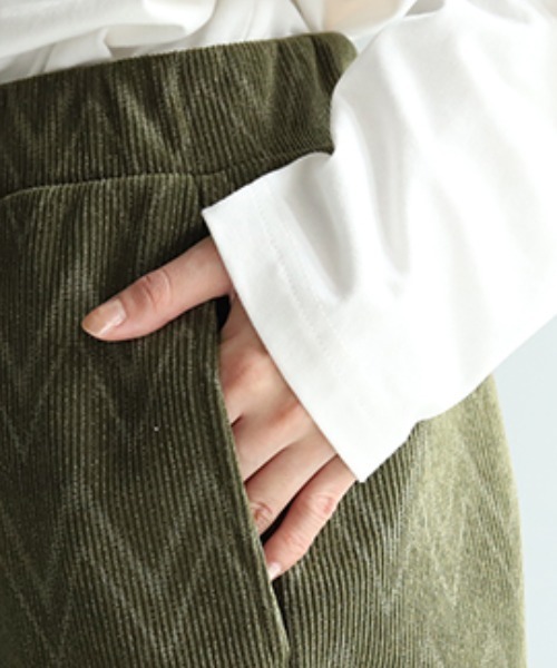 HUG.U(ハグユー)の「ヘリンボーン柄 暖か裏ボアパンツ(その他パンツ・レディース・カーキ/ブラック・M(トール丈)/L(トール丈)/M(レギュラー丈)/L(レギュラー丈))」の16枚目の写真