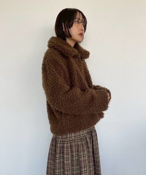 AMAIL(アマイル)の「Fuzzy Jacket(その他アウター・レディース・ベージュ/ブラウン・FREE)」の4枚目の写真