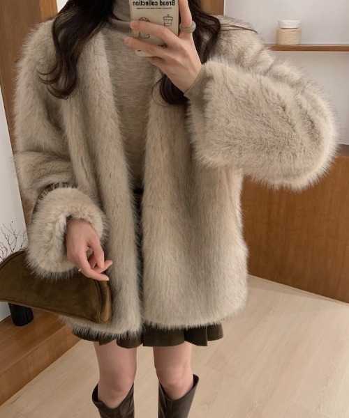 FREE STYLISTS（フリー スタイリスト）の「YUGA_YGMC 　Faux fur short coat（ブルゾン・レディース・ベージュ・FREE）」の3枚目の写真