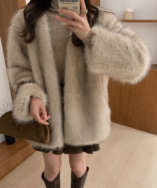 FREE STYLISTS（フリー スタイリスト）の「YUGA_YGMC 　Faux fur short coat（ブルゾン・レディース・ベージュ・FREE）」の4枚目の写真