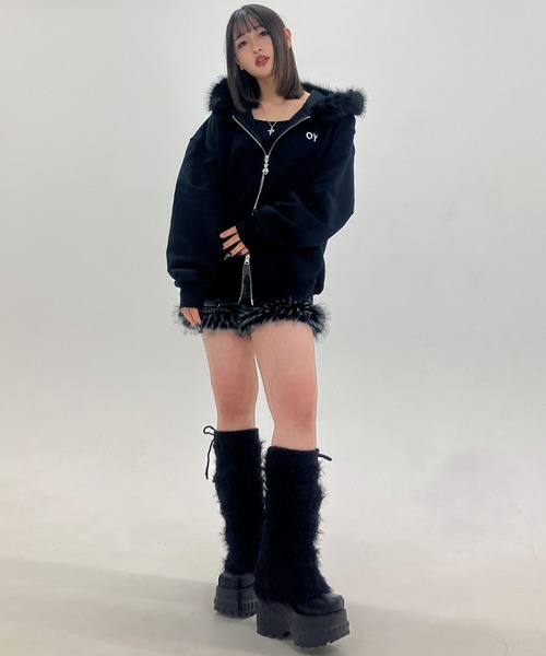 OY(オーワイ)の「『OY/オーワイ』DOLLY FAUX FUR HOODIE ZIP UP/ドリー ファーフードパーカー(パーカー・レディース・ブラック・M/L)」の4枚目の写真