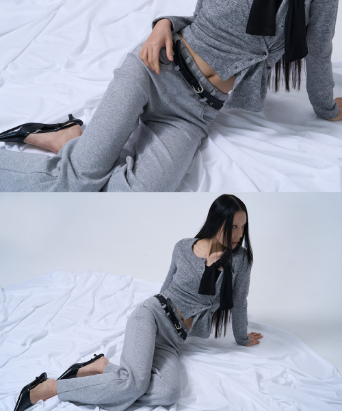 ZIZEMUSEUM(ジゼミュージアム)の「BOOTS CUT SWEAT PANTS (MELANGE GRAY)(スウェットパンツ・レディース・その他・SMALL/MEDIUM/LARGE)」の4枚目の写真