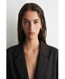 COS（コス）の「フープイヤリング（イヤリング）」