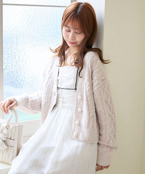 MAJESTIC LEGON(マジェスティックレゴン)の「ビジューマシュマロカーディガン(カーディガン/ボレロ・レディース・アイボリー/ピンク/ライトグレー/ブラック・MEDIUM)」の4枚目の写真
