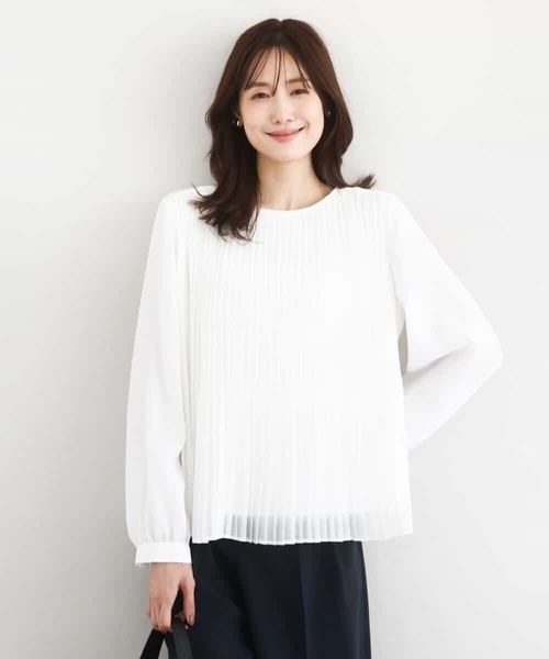 MK MICHEL KLEIN(エムケーミッシェルクラン)の「プリーツデザインブラウス/洗える(シャツ/ブラウス・レディース・ライトグリーン/ホワイト・38)」の1枚目の写真