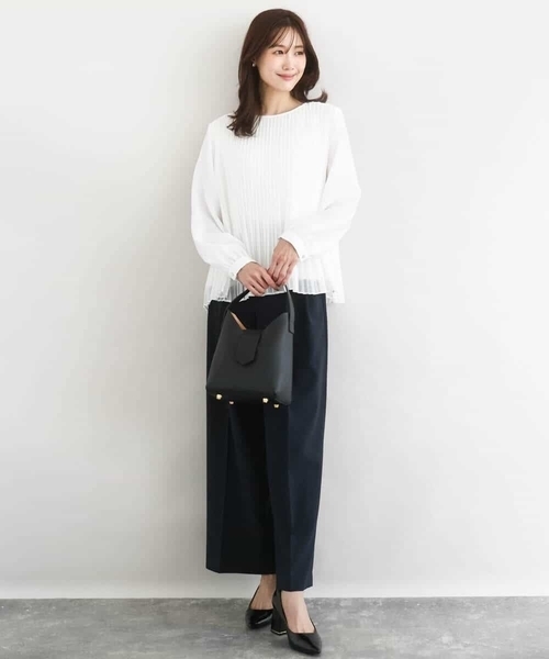 MK MICHEL KLEIN(エムケーミッシェルクラン)の「プリーツデザインブラウス/洗える(シャツ/ブラウス・レディース・ライトグリーン/ホワイト・38)」の9枚目の写真
