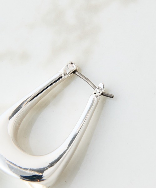 PAPILLONNER（パピヨネ）の「クリアラウンドピアス（ピアス（両耳用）・レディース・シルバー・FREE）」の3枚目の写真