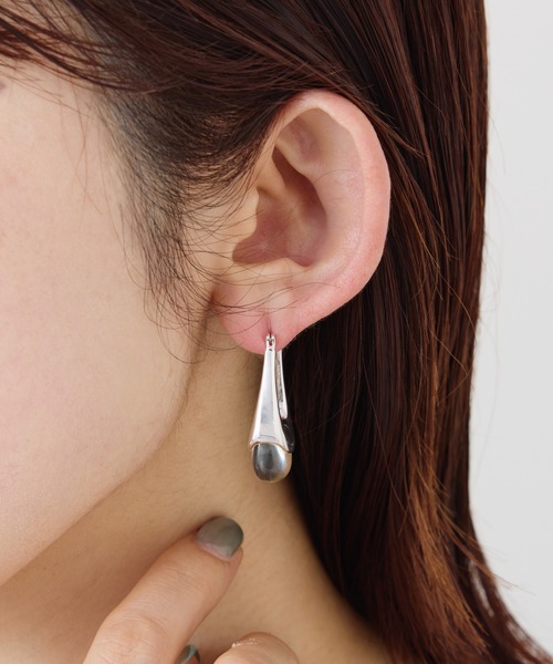 PAPILLONNER（パピヨネ）の「PAPILLONNER/クリアラウンドピアス（ピアス（両耳用）・レディース・シルバー・FREE）」の4枚目の写真