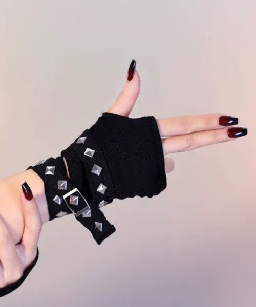 NOVESSEL(ノベセル)の「『NOVESSEL/ノベセル』スタッズベルトアーム(アームカバー・レディース・ブラック・FREE)」の6枚目の写真