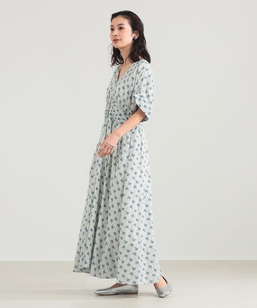 NE QUITTEZ PAS!（ヌキテパ）の「ne Quittez pas / スモール フラワー ギャザー ワンピース（ワンピース・レディース・グリーン/グレー・ONE SIZE）」の4枚目の写真