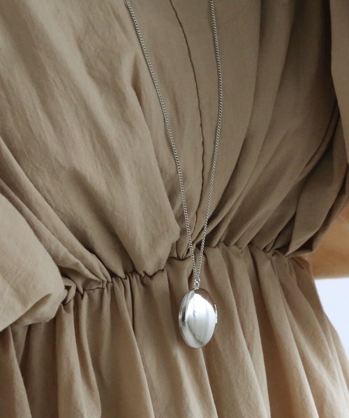 colleca la（コレカラ）の「オーバルロケットロングネックレス（ネックレス・レディース・ゴールド/シルバー・FREE）」の5枚目の写真