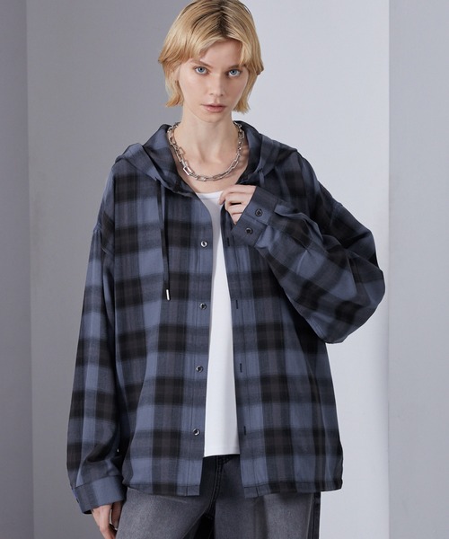 Loose/ルース(ルース)の「ルーズ ドローコード付きシャツパーカー(シャツ/ブラウス・メンズ・ブラック/ベージュ系/ブルー系/ブラック系/チャコールグレー・S/L/M)」の5枚目の写真