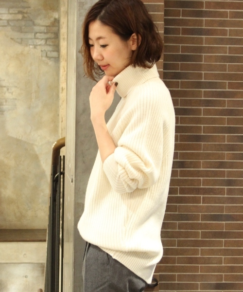 JOURNAL STANDARD（ジャーナルスタンダード）の「ラグラン畦 タートルプルオーバー#（ニット/セーター・レディース・ホワイト/ウッド/ネイビー・FREE）」の21枚目の写真