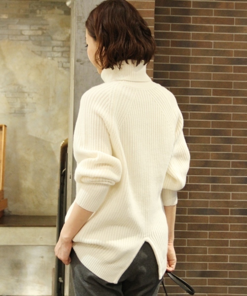 JOURNAL STANDARD（ジャーナルスタンダード）の「ラグラン畦 タートルプルオーバー#（ニット/セーター・レディース・ホワイト/ウッド/ネイビー・FREE）」の17枚目の写真