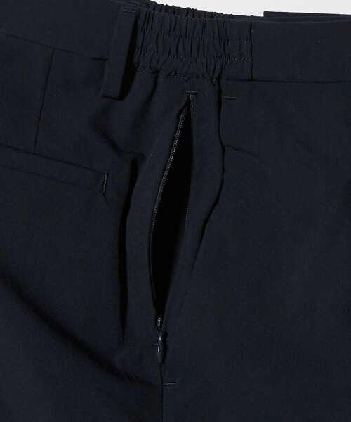 UNITED ARROWS（ユナイテッドアローズ）の「ウェザーコンフォート タフタ サイドシャーリング  スラックス 撥水 ストレッチ（その他パンツ・メンズ・ネイビー・M/L/XL/S）」の11枚目の写真