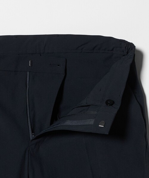 UNITED ARROWS（ユナイテッドアローズ）の「ウェザーコンフォート タフタ サイドシャーリング  スラックス 撥水 ストレッチ（その他パンツ・メンズ・ネイビー・M/L/XL/S）」の14枚目の写真