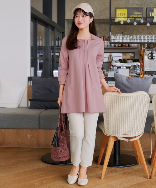 Tiaclasse（ティアクラッセ）の「フロントタックシャツチュニック（シャツ/ブラウス・レディース・ネイビー/ピンク/グレイッシュベージュ/サックスブルー・XL/XXL）」の21枚目の写真