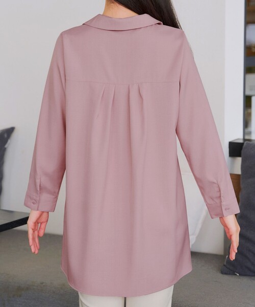 Tiaclasse（ティアクラッセ）の「フロントタックシャツチュニック（シャツ/ブラウス・レディース・ネイビー/ピンク/グレイッシュベージュ/サックスブルー・XL/XXL）」の9枚目の写真