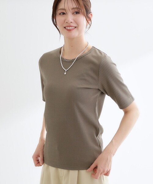 Reflect(リフレクト)の「【インナーにおすすめ◎】クルーネックストレッチリブトップス(Tシャツ/カットソー・レディース・オリーブ/ブラック/オフホワイト・09/11)」の3枚目の写真