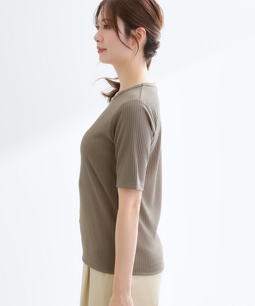 Reflect(リフレクト)の「【インナーにおすすめ◎】クルーネックストレッチリブトップス(Tシャツ/カットソー・レディース・オリーブ/ブラック/オフホワイト・09/11)」の6枚目の写真