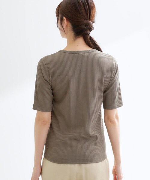 Reflect(リフレクト)の「【インナーにおすすめ◎】クルーネックストレッチリブトップス(Tシャツ/カットソー・レディース・オリーブ/ブラック/オフホワイト・09/11)」の7枚目の写真