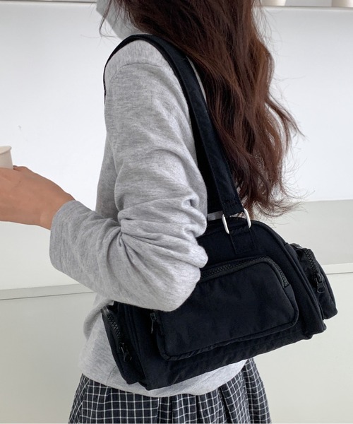 FINEnough(ファインナフ)の「ボストンカレッジショルダーバッグ/アウトポケットハンドルバッグ(ショルダーバッグ・レディース・グレー/カーキ/ブラック/ブラウン・FREE)」の1枚目の写真