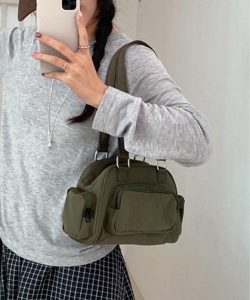 FINEnough(ファインナフ)の「ボストンカレッジショルダーバッグ/アウトポケットハンドルバッグ(ショルダーバッグ・レディース・グレー/カーキ/ブラック/ブラウン・FREE)」の10枚目の写真