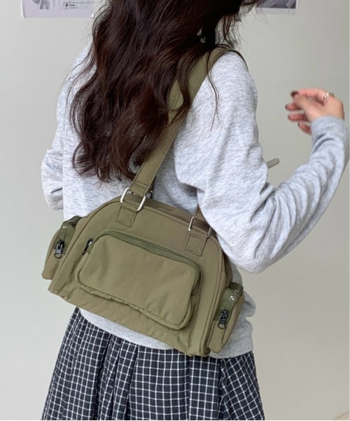 FINEnough(ファインナフ)の「ボストンカレッジショルダーバッグ/アウトポケットハンドルバッグ(ショルダーバッグ・レディース・グレー/カーキ/ブラック/ブラウン・FREE)」の13枚目の写真