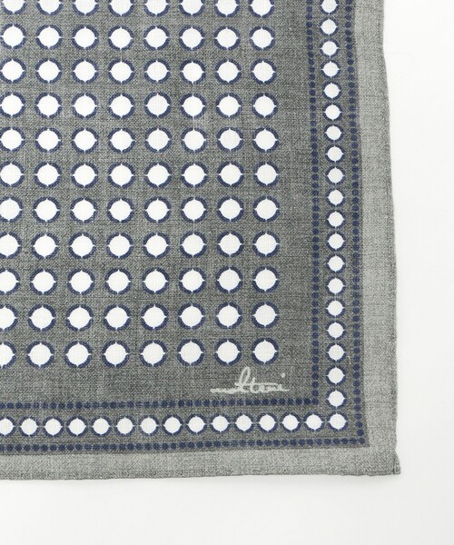 UNITED ARROWS(ユナイテッドアローズ)の「<molteni>サークル ポケットチーフ(ポケットチーフ・メンズ・オリーブ/ダークグレー・FREE)」の4枚目の写真