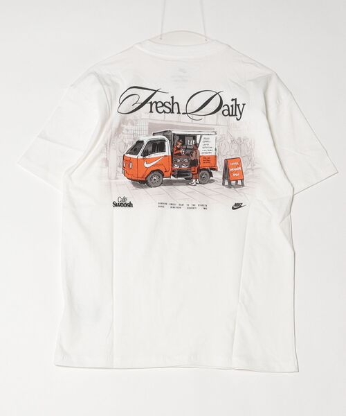 NIKE（ナイキ）の「ナイキ NIKE NSW LSE CAFE SWOOSH V S/S Tシャツ（Tシャツ/カットソー・メンズ・ホワイト/ブルーグレー/サンドグレー・LL/3L/S/M/L）」の4枚目の写真