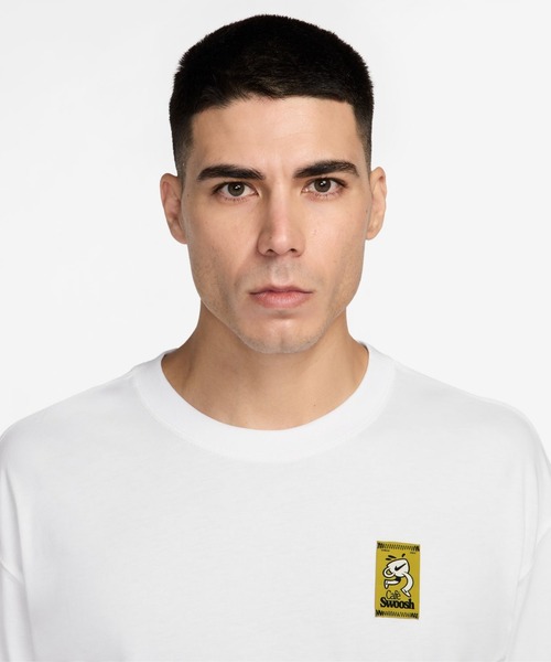 NIKE（ナイキ）の「ナイキ NIKE NSW LSE CAFE SWOOSH V S/S Tシャツ（Tシャツ/カットソー・メンズ・ホワイト/ブルーグレー/サンドグレー・LL/3L/S/M/L）」の5枚目の写真