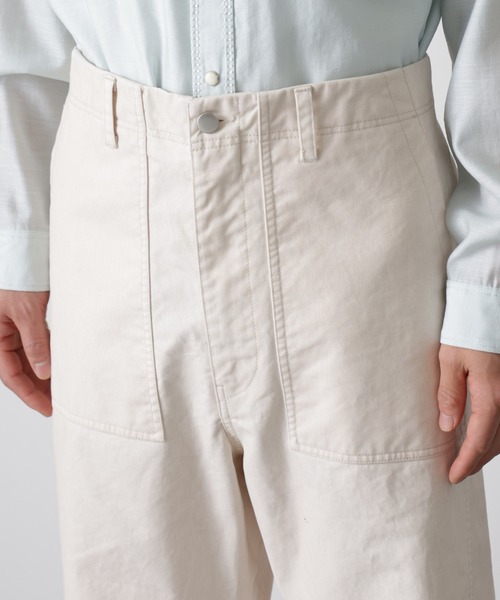 NANO universe（ナノユニバース）の「フロッキーチノ ベイカーパンツ（チノパンツ・メンズ・ホワイト/カーキ・S/L/M）」の20枚目の写真