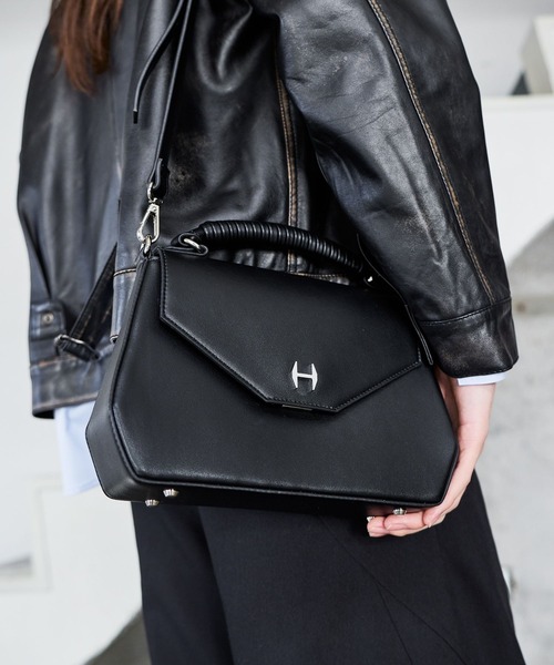 HARE（ハレ）の「HパーツハンドルショルダーBAG(HARE)（ショルダーバッグ・メンズ・ブラック・FREE）」の2枚目の写真