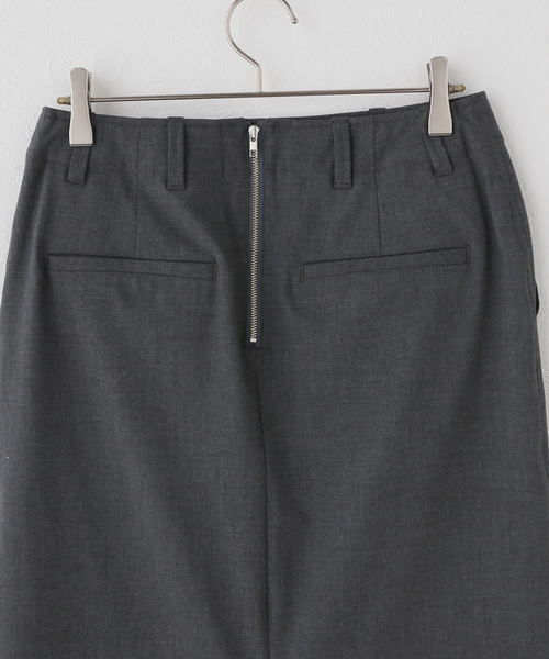 Spick & Span（スピックアンドスパン）の「ドライトロIラインスカート（スカート・レディース・ライトグレー/チャコールグレー・38/36）」の19枚目の写真