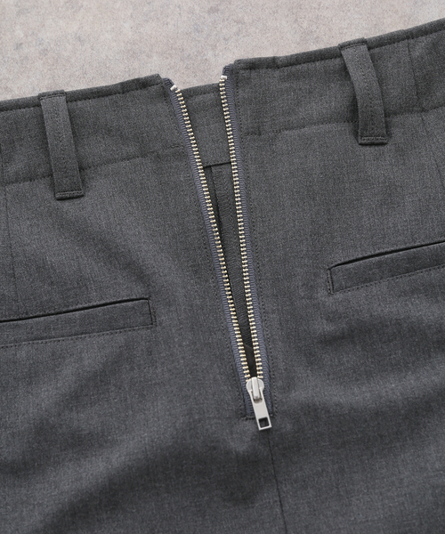 Spick & Span（スピックアンドスパン）の「ドライトロIラインスカート（スカート・レディース・ライトグレー/チャコールグレー・38/36）」の22枚目の写真