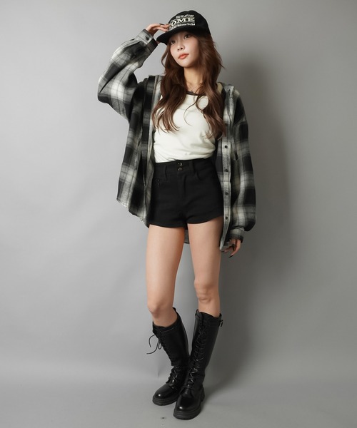 SPINNS（スピンズ）の「フード付きオーバーサイズチェックシャツ（シャツ/ブラウス・レディース・ブラック/ブラウン/ネイビー・ONESIZE）」の12枚目の写真