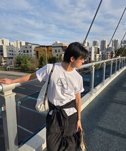 COVERNAT（カバーナット）の「リングサ レギュラーデニムパンツ ダスティブルー（デニムパンツ・レディース・その他・SMALL/MEDIUM/LARGE/X-LARGE）」の2枚目の写真