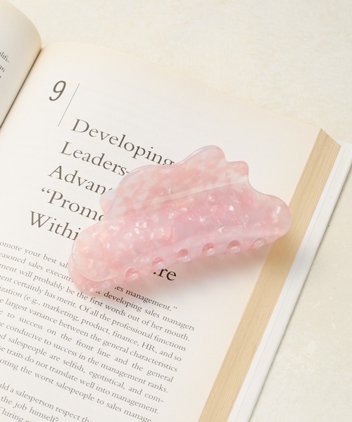 COLONY 2139（コロニートゥーワンスリーナイン）の「アクリルバンスクリップ（バレッタ/ヘアクリップ・レディース・ブラック/ピンク/ホワイト/ベージュ・FREE）」の4枚目の写真