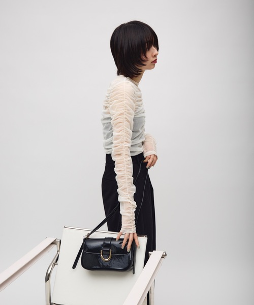 TONER(トナー)の「フラップ金具ミニショルダーバッグ/ロゴプレート付き(ショルダーバッグ・レディース・レッド/ブラック・FREE)」の8枚目の写真