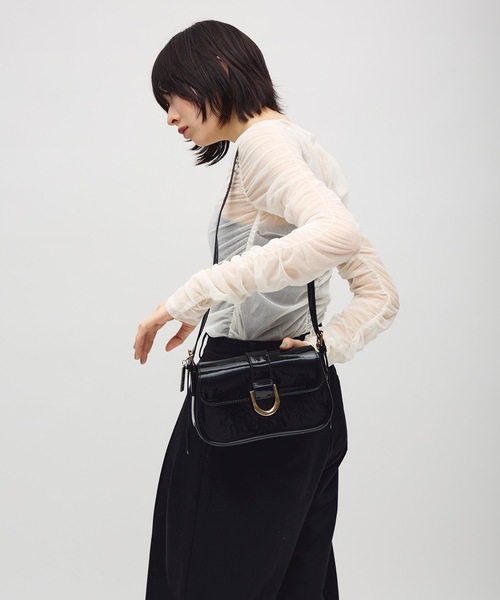 TONER(トナー)の「フラップ金具ミニショルダーバッグ/ロゴプレート付き(ショルダーバッグ・レディース・レッド/ブラック・FREE)」の12枚目の写真