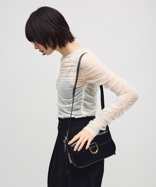 TONER(トナー)の「フラップ金具ミニショルダーバッグ/ロゴプレート付き(ショルダーバッグ・レディース・レッド/ブラック・FREE)」の15枚目の写真